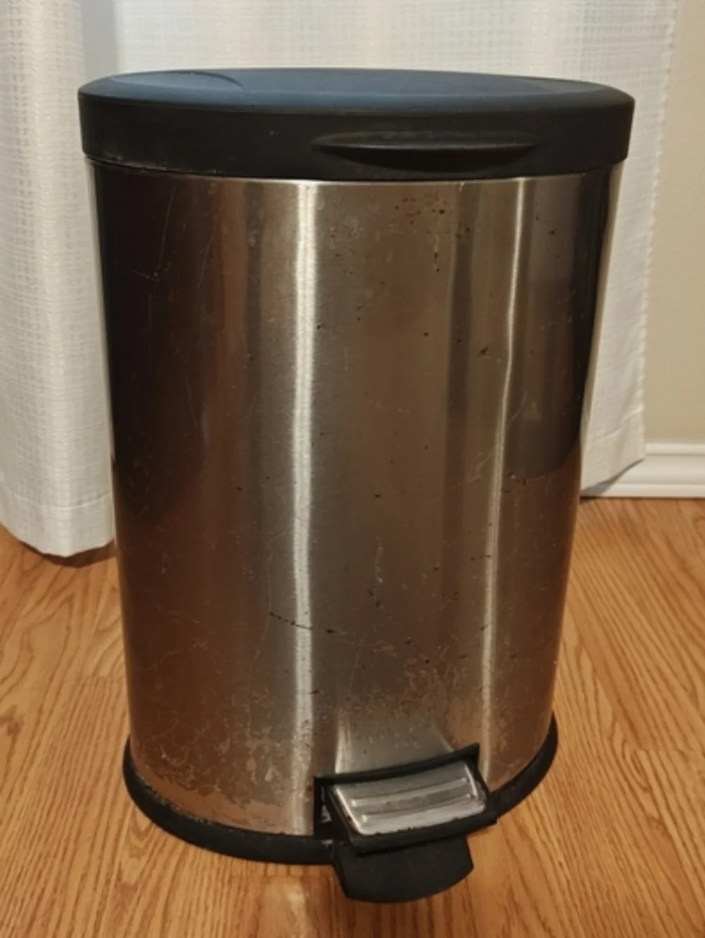 Stainless Steel Step Trash Can 12L 3.2 Gal with Soft Close Lid & Inner Bucket